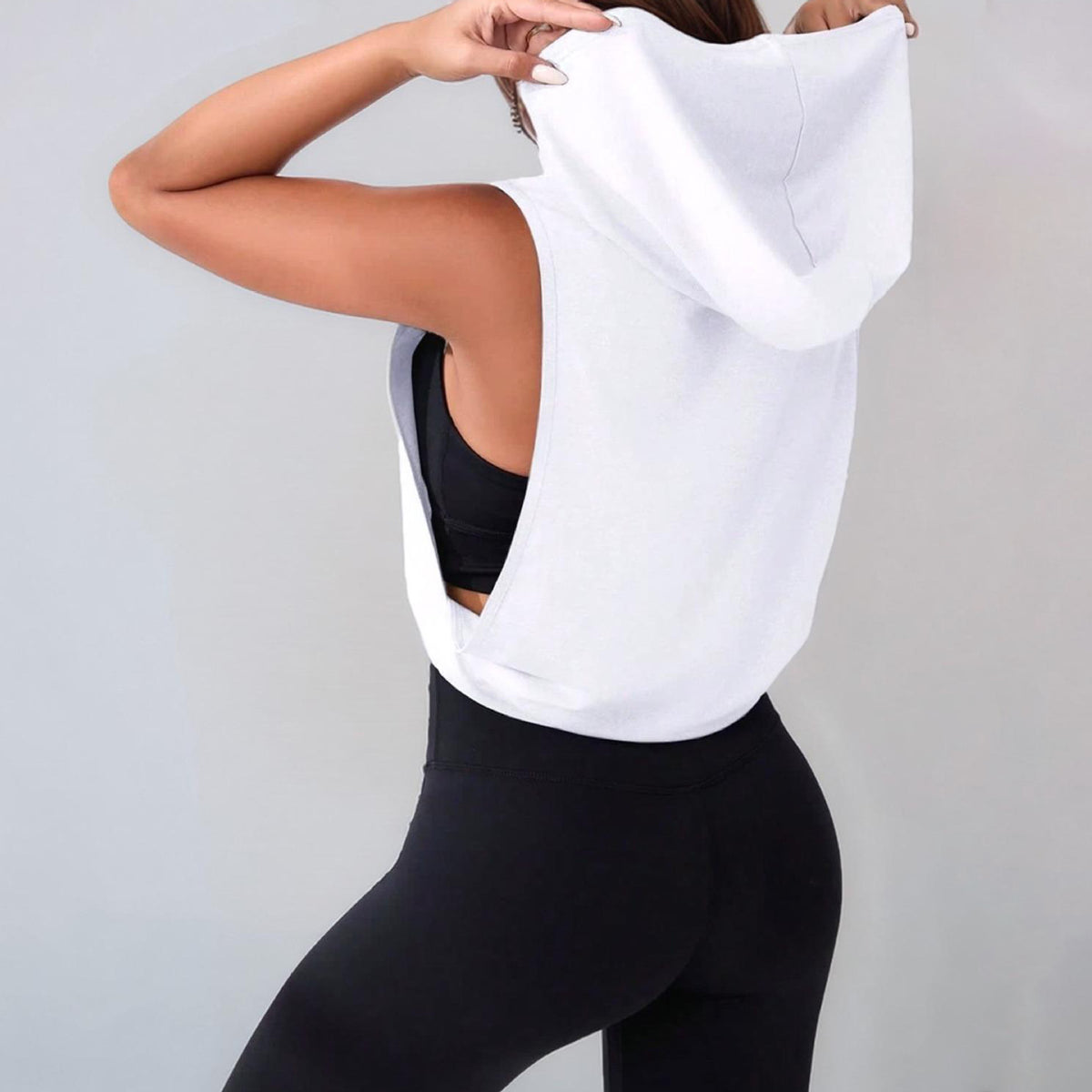 Polera Deportiva FlowFit — Máxima Frescura y Libertad de Movimiento para mujer.